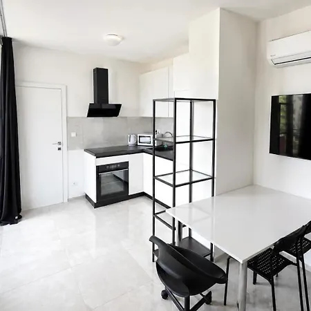 2 With Ac, Vienna Gate 4 *