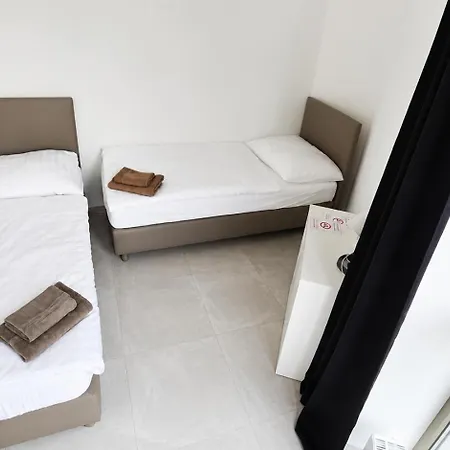Apartamento 2 With Ac, Vienna Gate 4 *