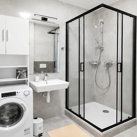 2 With Ac, Vienna Gate 4 *